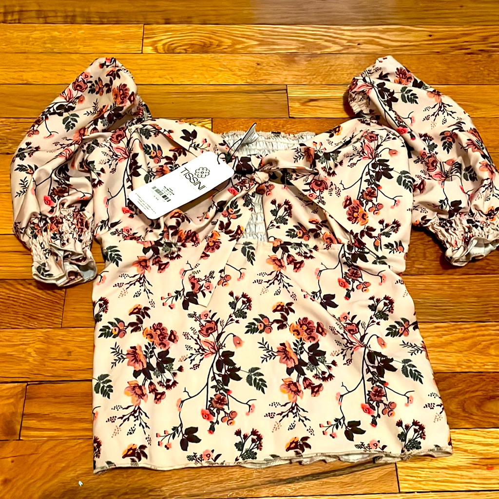 These Blouse Are Made In Colombian By Tissini Co These Blouse Are Made In Colombian By Tissini Co